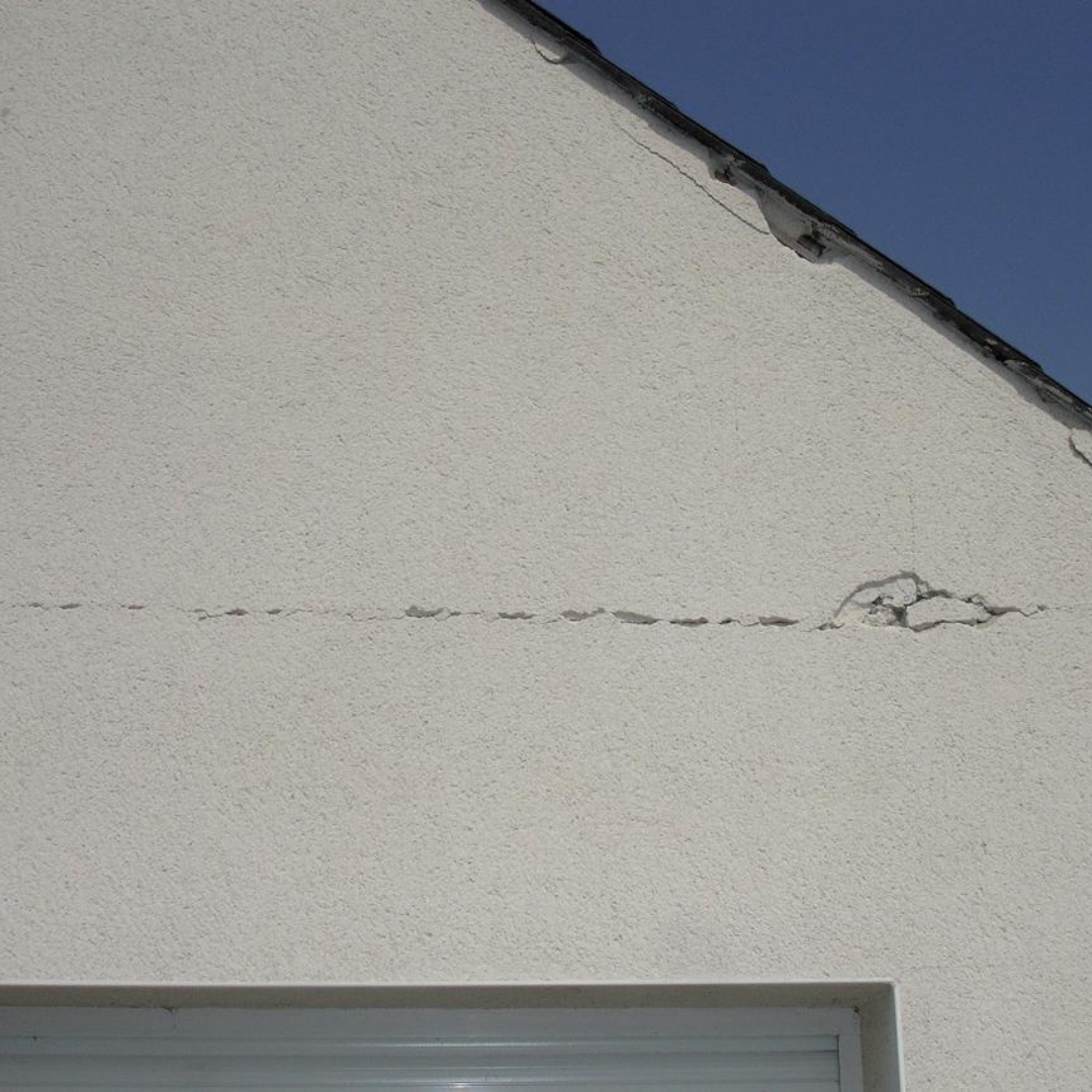 Fissure toiture mur expert bâtiment Saintes