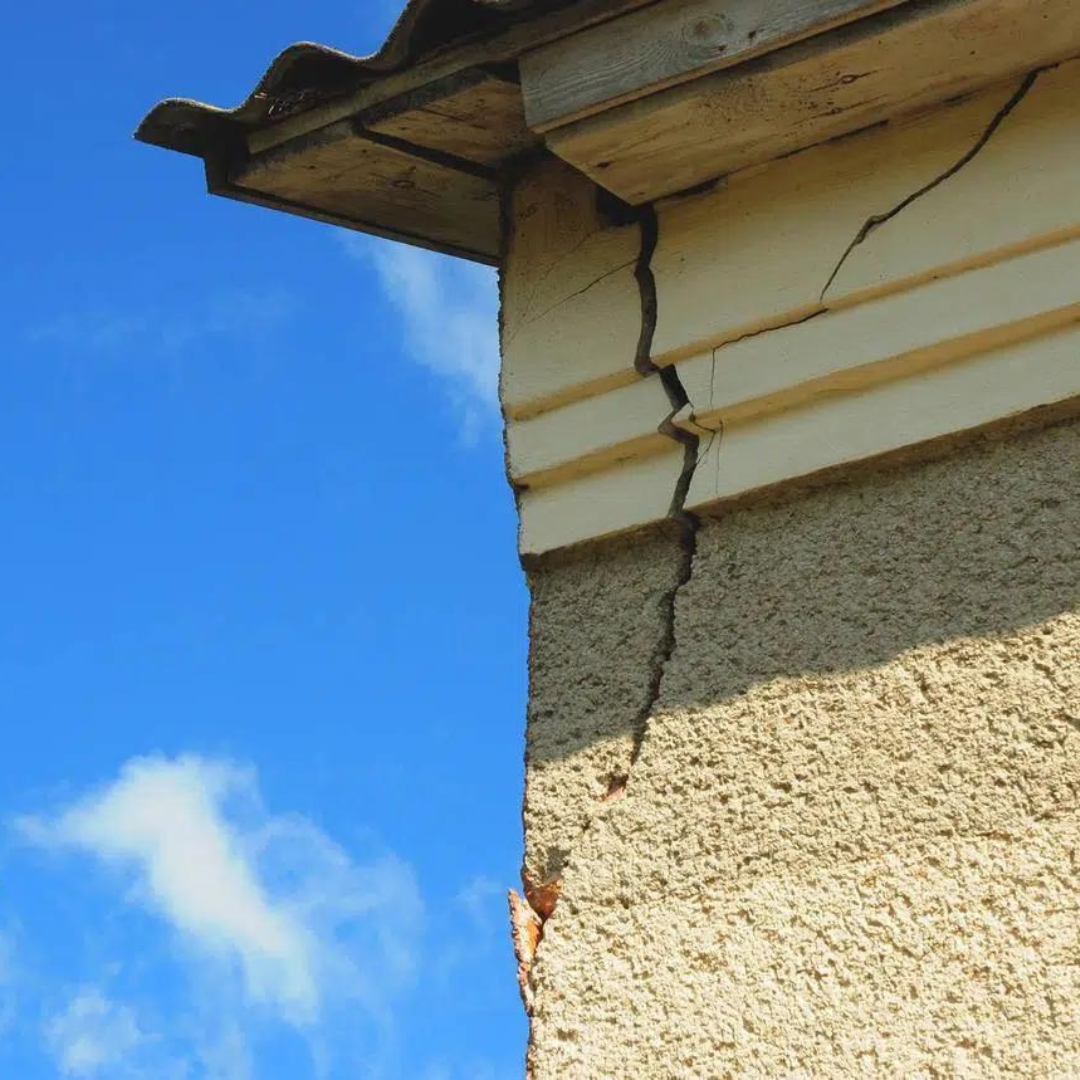 Fissure toiture expert bâtiment Saintes